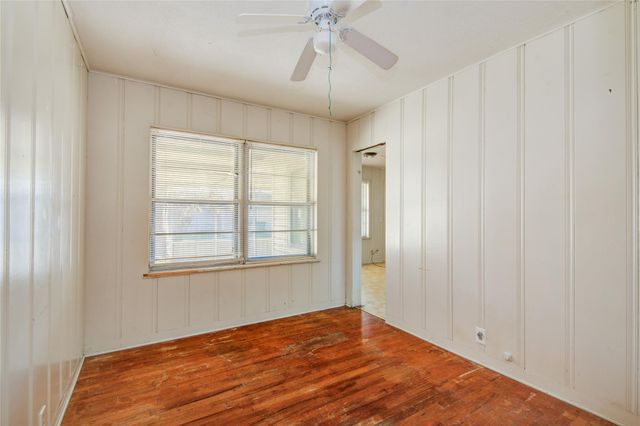 701 Blair Street, West Columbia, TX 77486