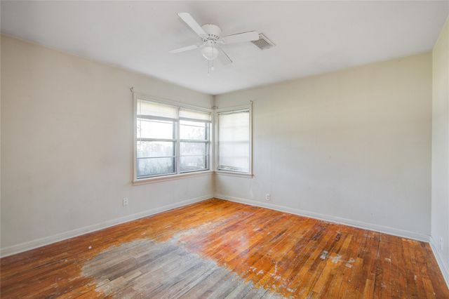 701 Blair Street, West Columbia, TX 77486