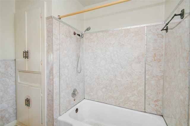 701 Blair Street, West Columbia, TX 77486