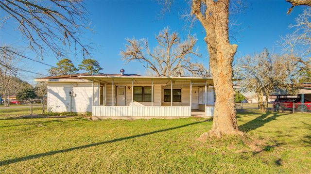 701 Blair Street, West Columbia, TX 77486