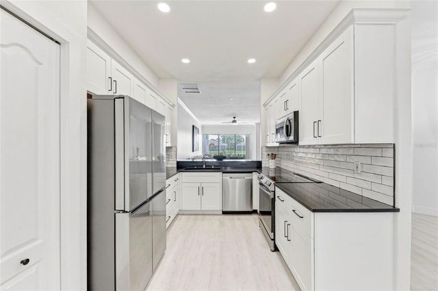 9532 FOREST HILLS CIRCLE, Sarasota, FL 34238