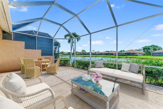 9532 FOREST HILLS CIRCLE, Sarasota, FL 34238