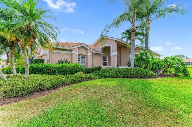 9532 FOREST HILLS CIRCLE, Sarasota, FL 34238