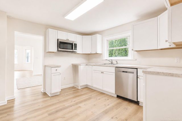 1821 11TH Avenue, Port Huron, MI 48060