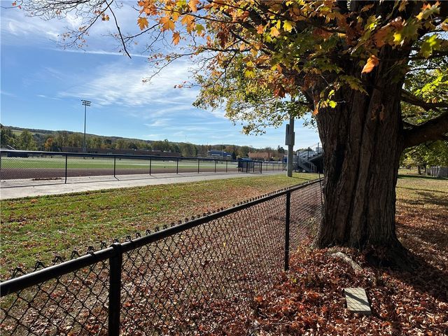 61 North Franklin Street, New Albion, NY 14719