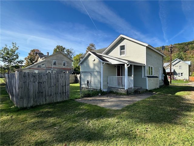 61 North Franklin Street, New Albion, NY 14719