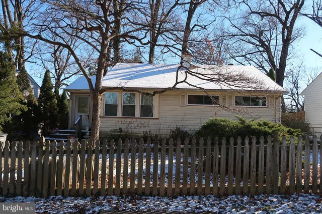 1229 SIMMONS DR, Rockville, MD 20851