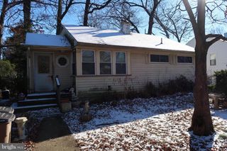 1229 SIMMONS DR, Rockville, MD 20851