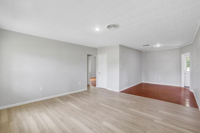 440 County Road 2048, Hull, TX 77564