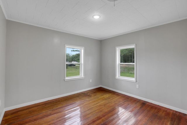 440 County Road 2048, Hull, TX 77564