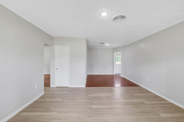 440 County Road 2048, Hull, TX 77564