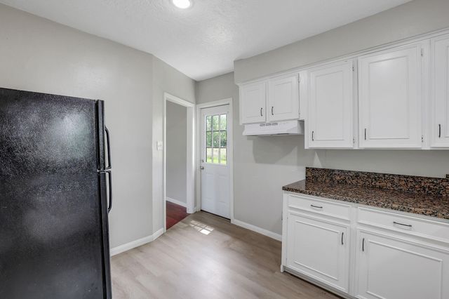 440 County Road 2048, Hull, TX 77564
