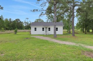 440 County Road 2048, Hull, TX 77564