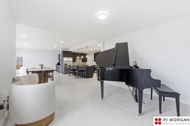 11717 Hickory Road, Omaha, NE 68144