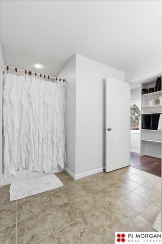 11717 Hickory Road, Omaha, NE 68144