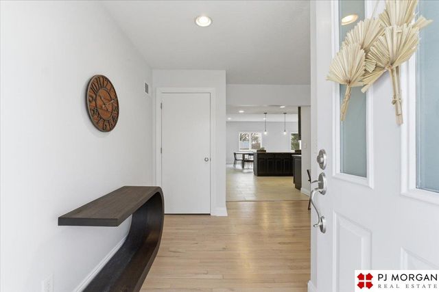 11717 Hickory Road, Omaha, NE 68144