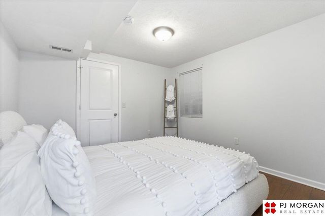 11717 Hickory Road, Omaha, NE 68144