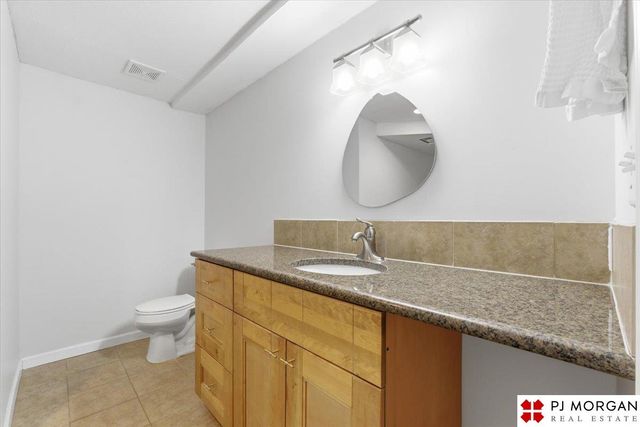 11717 Hickory Road, Omaha, NE 68144