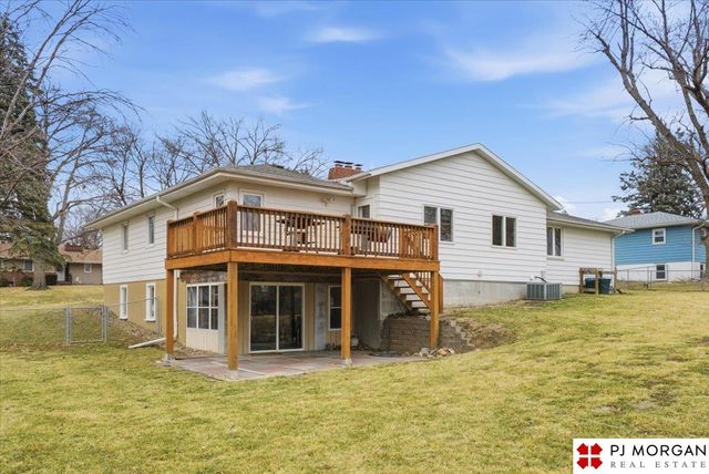 11717 Hickory Road, Omaha, NE 68144