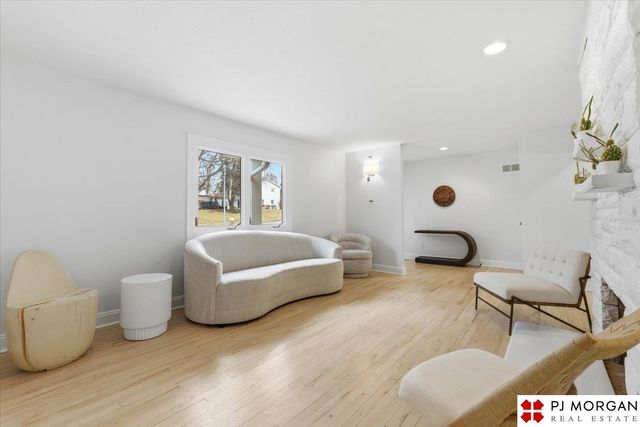 11717 Hickory Road, Omaha, NE 68144