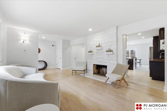 11717 Hickory Road, Omaha, NE 68144