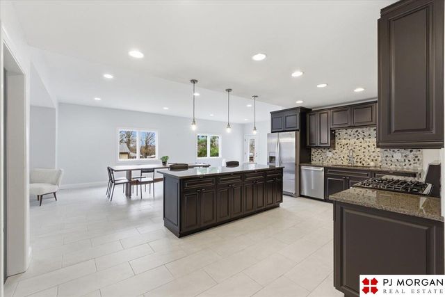 11717 Hickory Road, Omaha, NE 68144