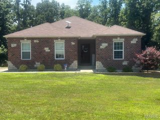 404 Deep Forest Drive, Hawk Point, MO 63349