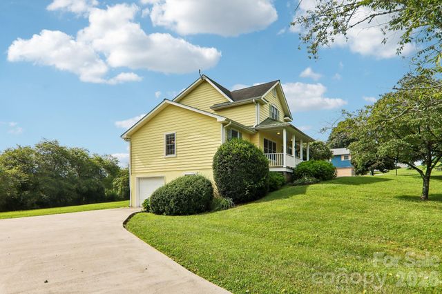 20 Amber Drive, Horse Shoe, NC 28742