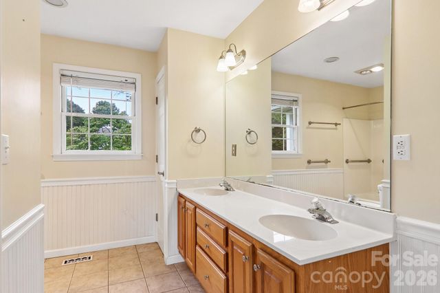 20 Amber Drive, Horse Shoe, NC 28742