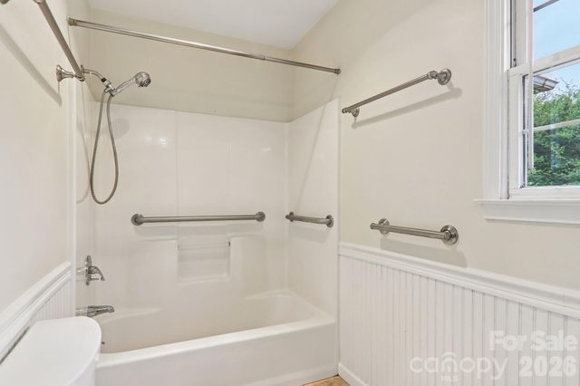 20 Amber Drive, Horse Shoe, NC 28742