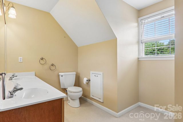 20 Amber Drive, Horse Shoe, NC 28742