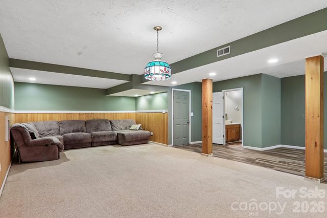 20 Amber Drive, Horse Shoe, NC 28742