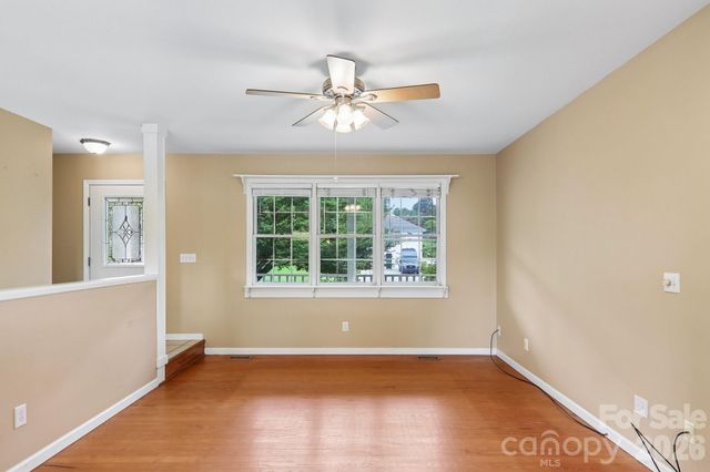 20 Amber Drive, Horse Shoe, NC 28742