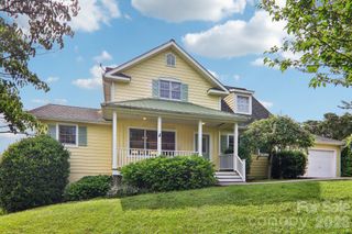 20 Amber Drive, Horse Shoe, NC 28742