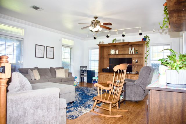 128 E 43rd Place, Cut Off, LA 70345