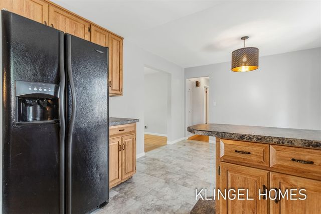 902 S Despelder Street, Grand Haven, MI 49417