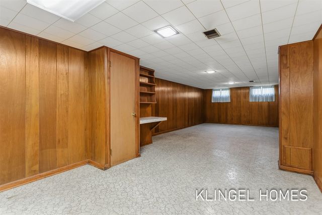 902 S Despelder Street, Grand Haven, MI 49417