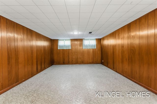 902 S Despelder Street, Grand Haven, MI 49417