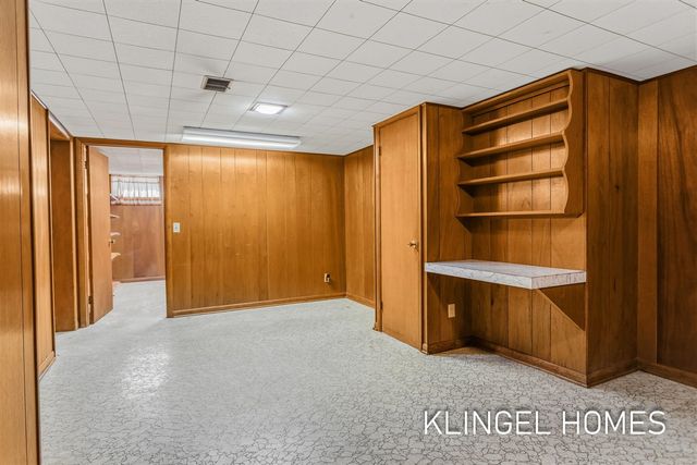 902 S Despelder Street, Grand Haven, MI 49417