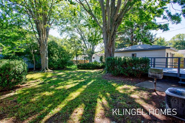 902 S Despelder Street, Grand Haven, MI 49417