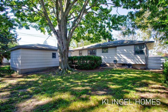 902 S Despelder Street, Grand Haven, MI 49417