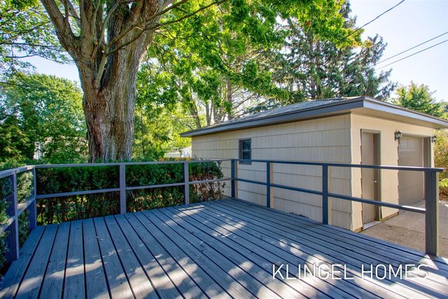 902 S Despelder Street, Grand Haven, MI 49417