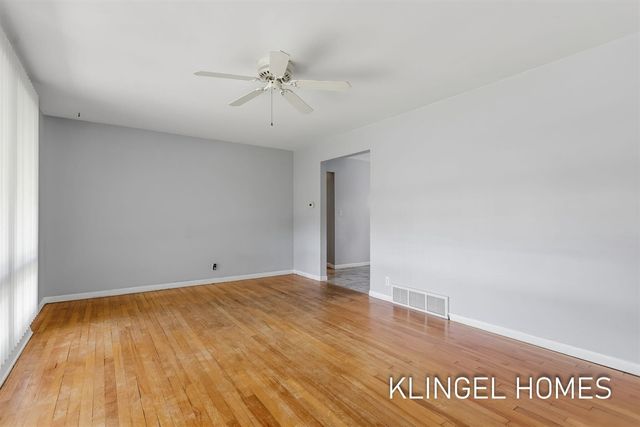 902 S Despelder Street, Grand Haven, MI 49417