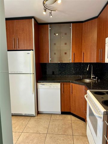 3401 N Country Club Drive EI-216, Aventura, FL 33180