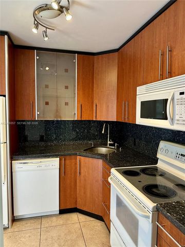 3401 N Country Club Drive EI-216, Aventura, FL 33180