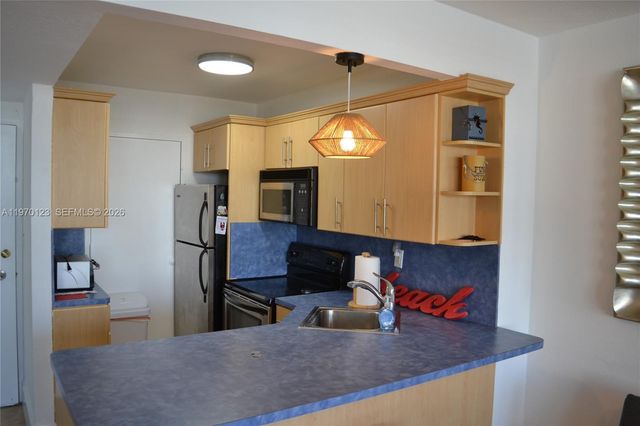 2899 Collins Ave 440, Miami Beach, FL 33140