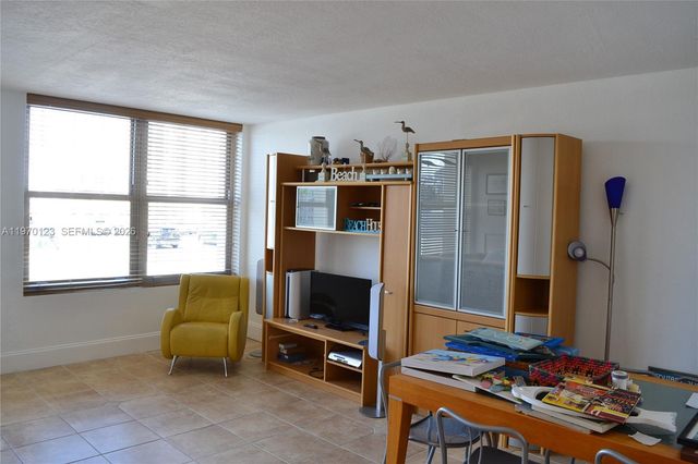 2899 Collins Ave 440, Miami Beach, FL 33140