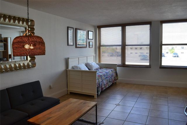 2899 Collins Ave 440, Miami Beach, FL 33140