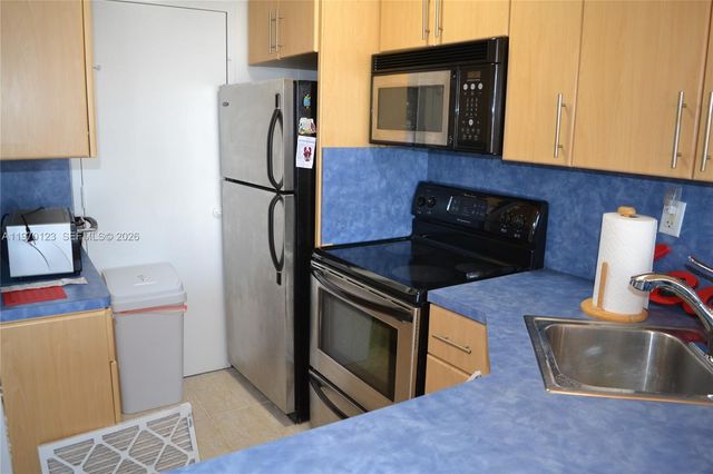 2899 Collins Ave 440, Miami Beach, FL 33140