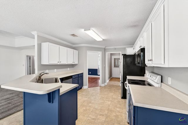 226 Spring Chase Circle, Kathleen, GA 31047